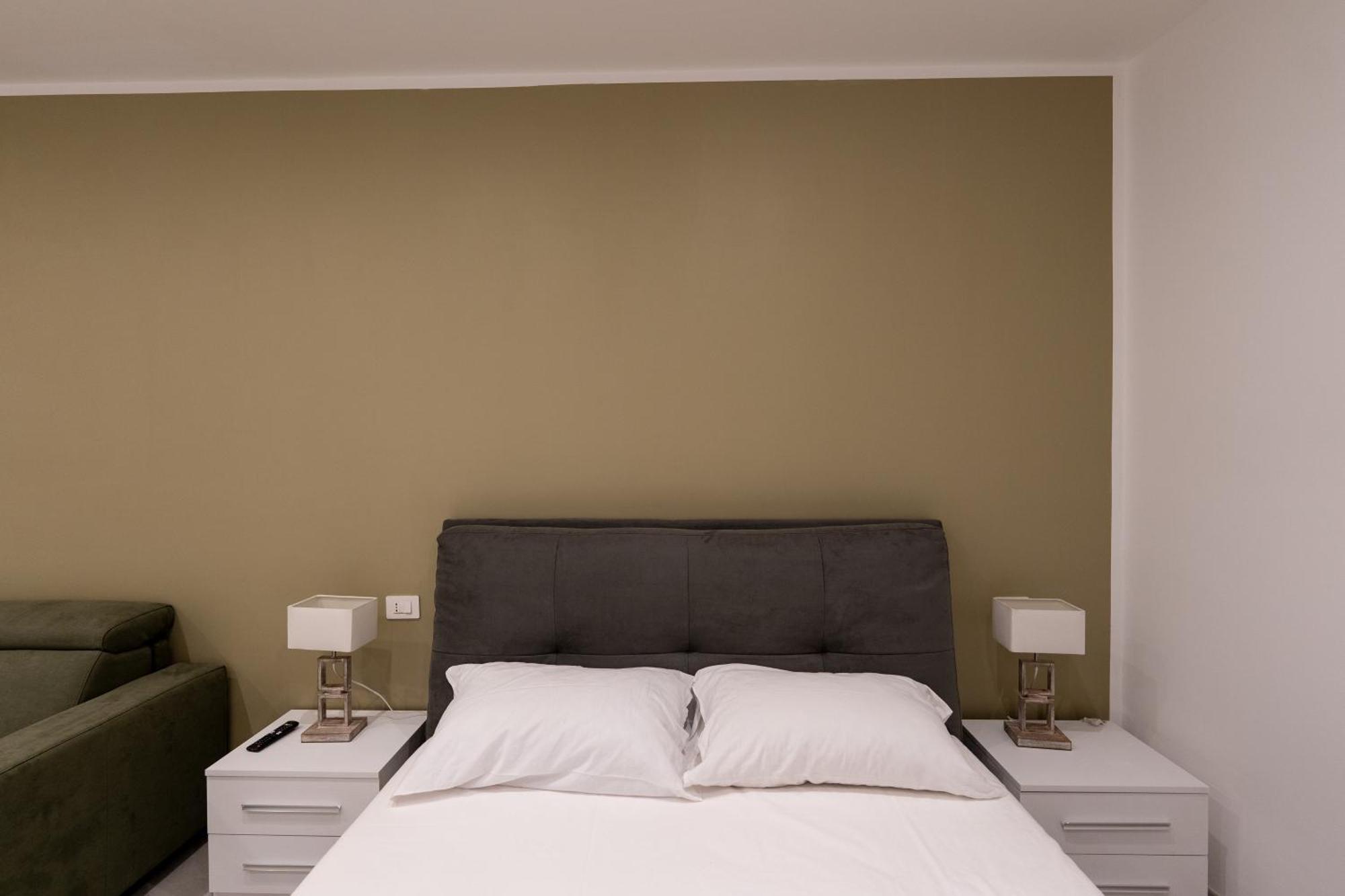 Suites Gaudioso Napoli Center ภายนอก รูปภาพ
