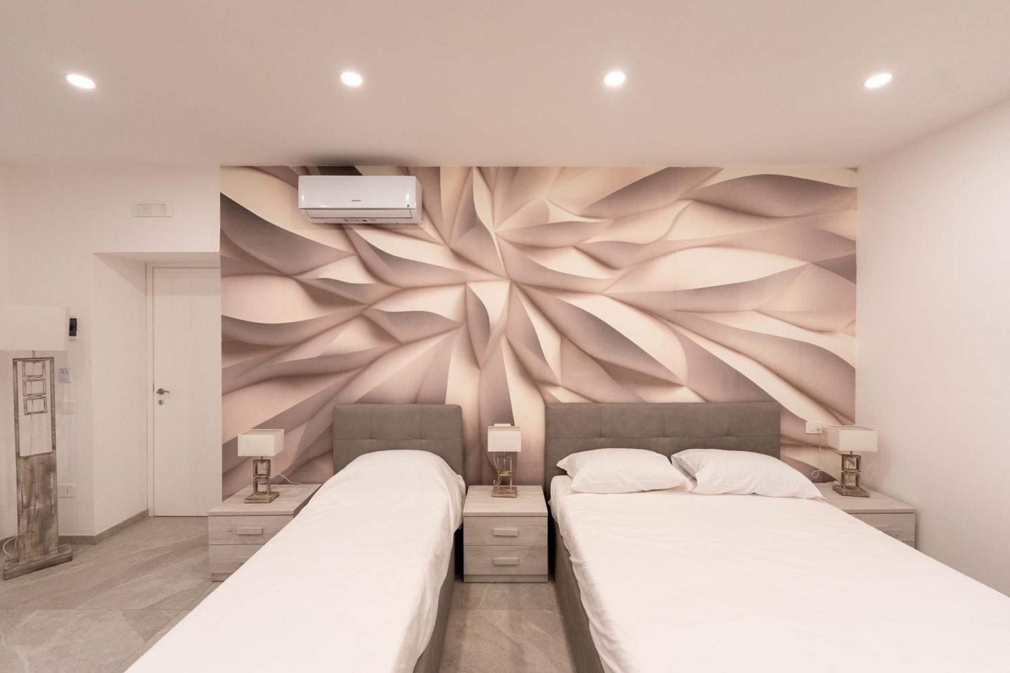 Suites Gaudioso Napoli Center ภายนอก รูปภาพ