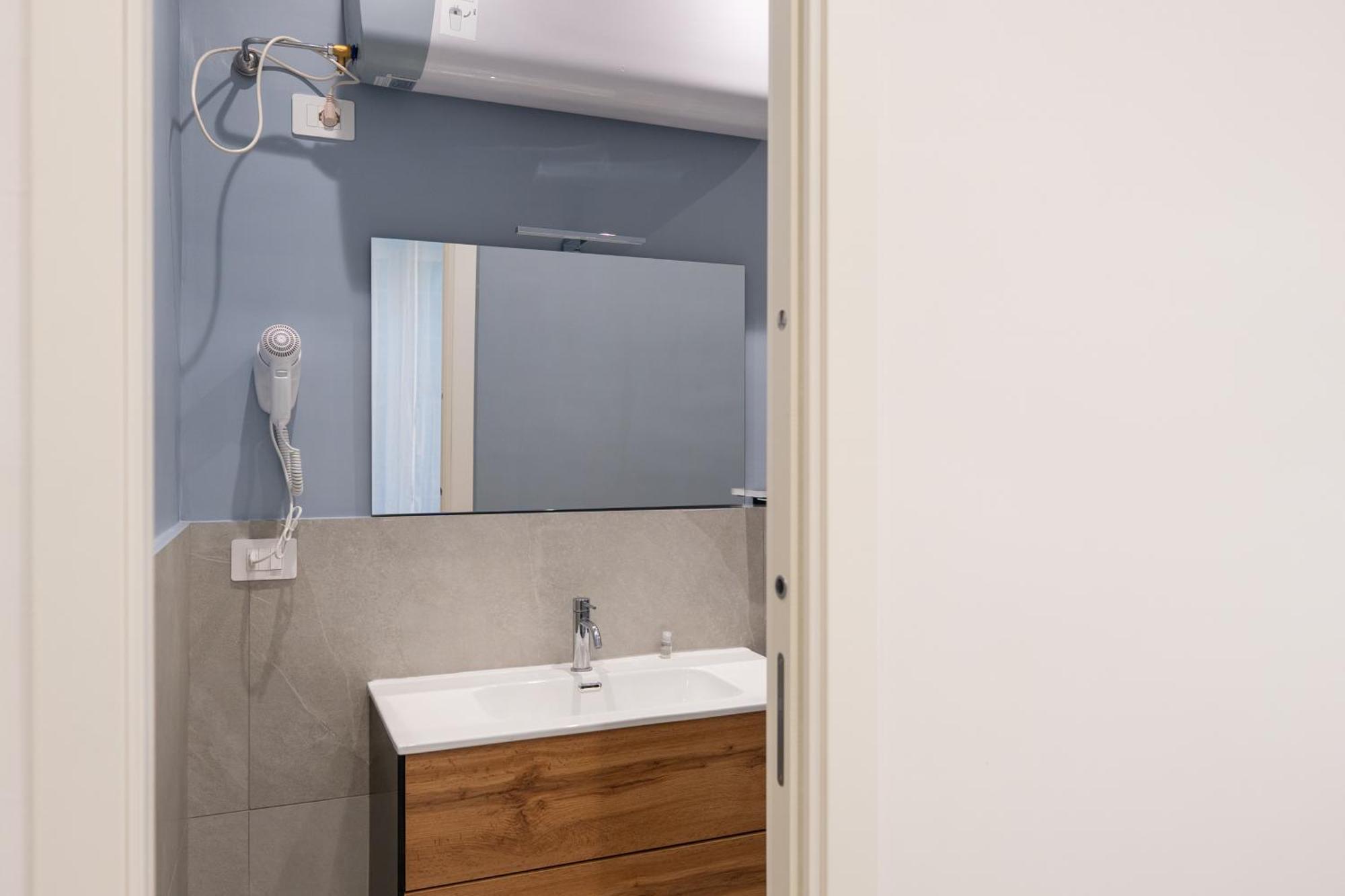 Suites Gaudioso Napoli Center ภายนอก รูปภาพ