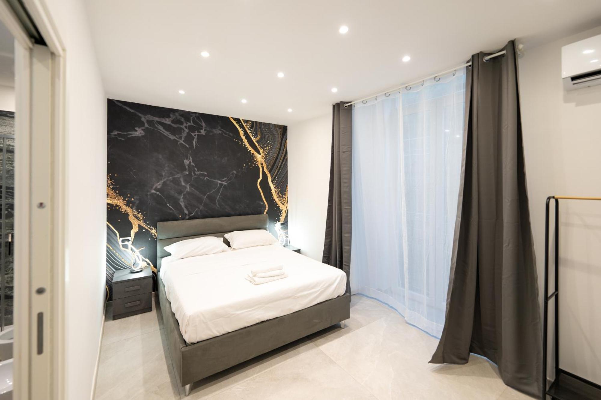 Suites Gaudioso Napoli Center ภายนอก รูปภาพ